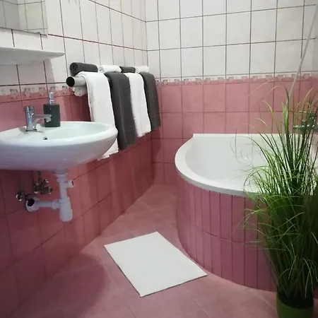 Csengettyu Apartman Apartment *