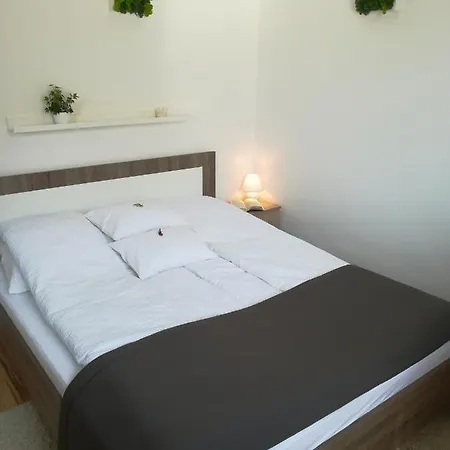 Csengettyu Apartman * Eger