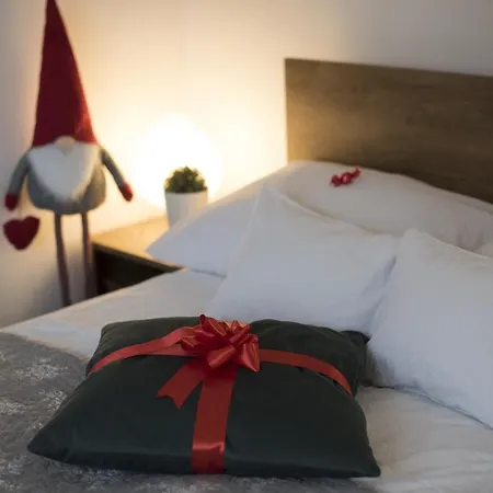 Csengettyű Apartman *
